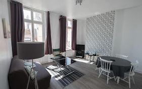 St Cyr Logement Lumineux Dans Coeur De Ville & Wifi